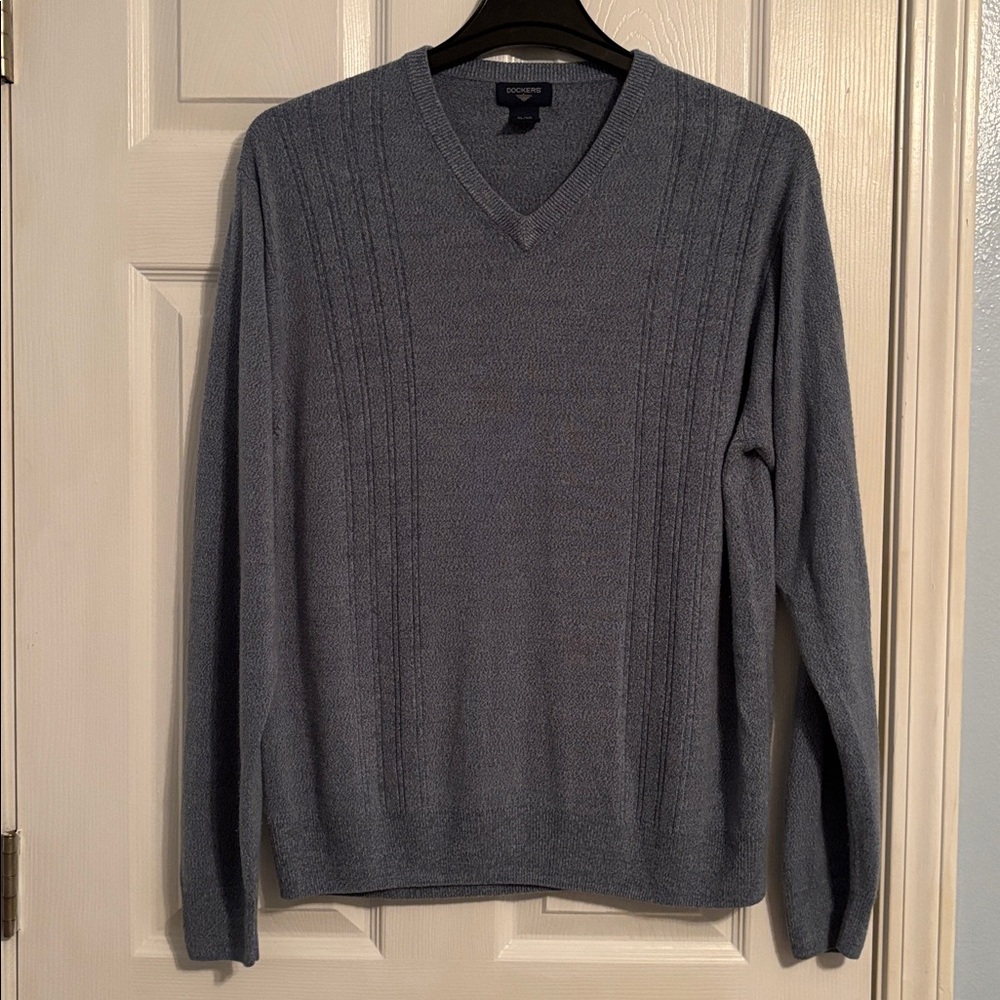 Dockers sweater